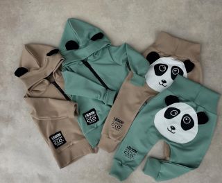 PANDA SOUPRAVA 🐼- stylové teplákové soupravy v barvě mocca a dusty mint Již na e-shopu, neváhej a objednej. Dusty Mint...